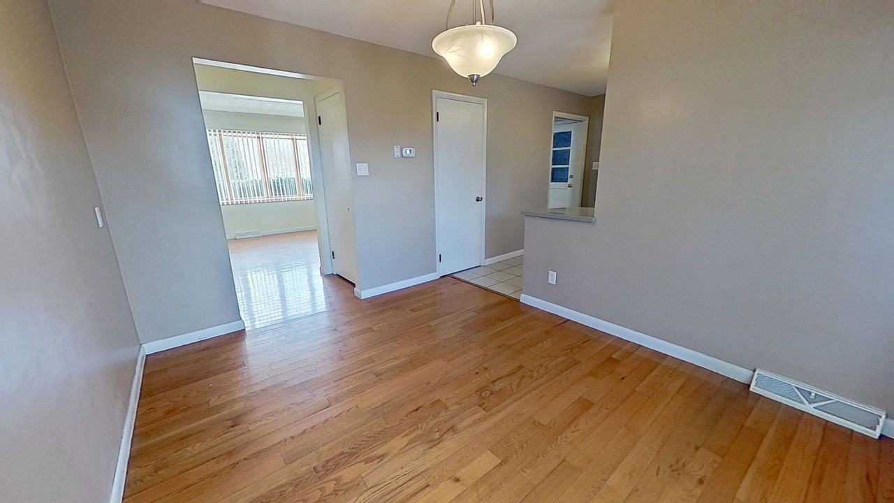 209 West Ave - Photo 5 of 12