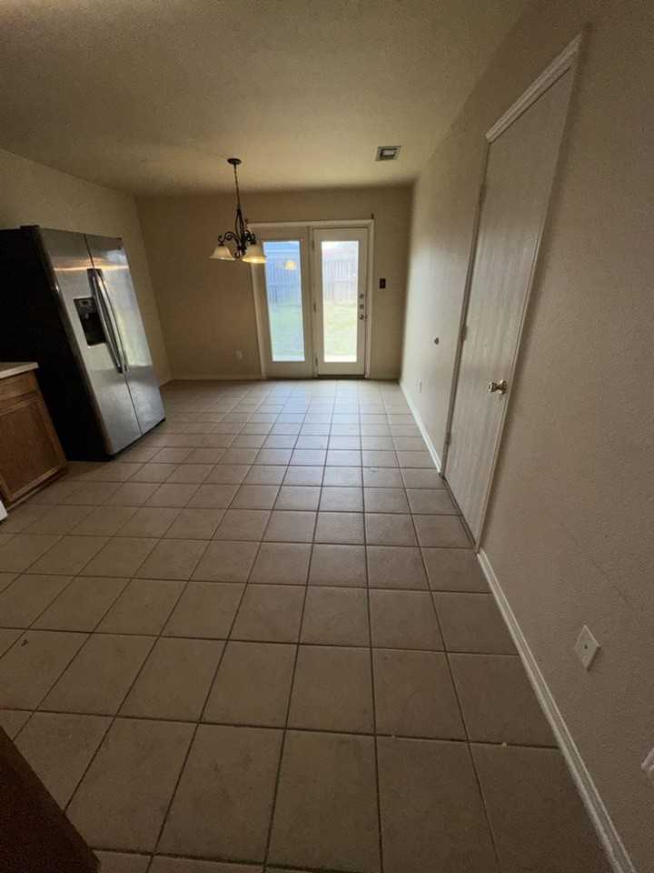 4305 Indigo Dr - Photo 2 of 13
