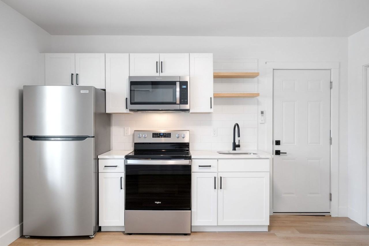 3315 Ward Street - Photo 5 of 31