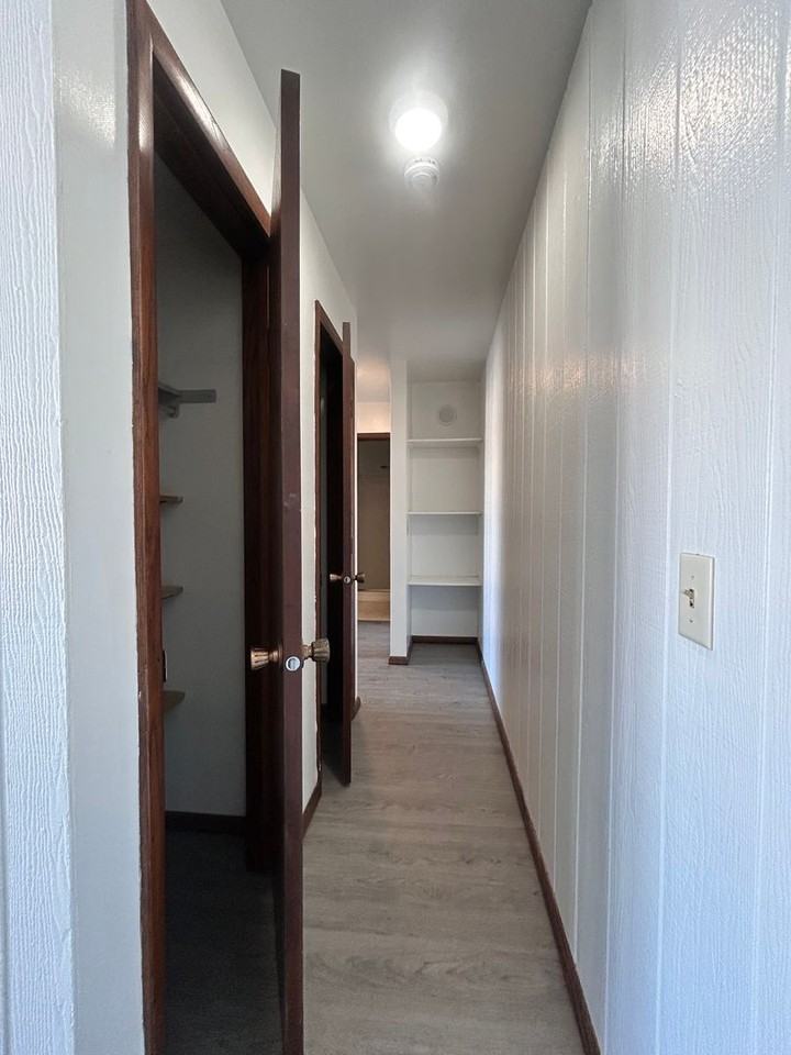 910 Richard Drive - Photo 3 of 19