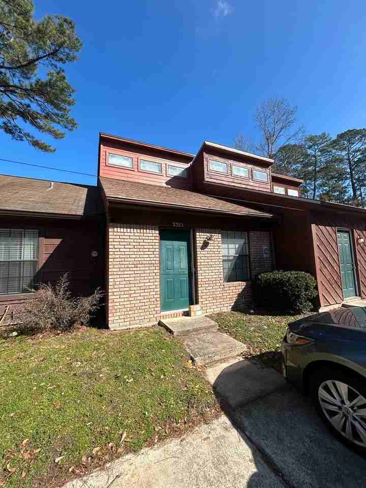 2323 Hartsfield Way - Photo 3 of 20