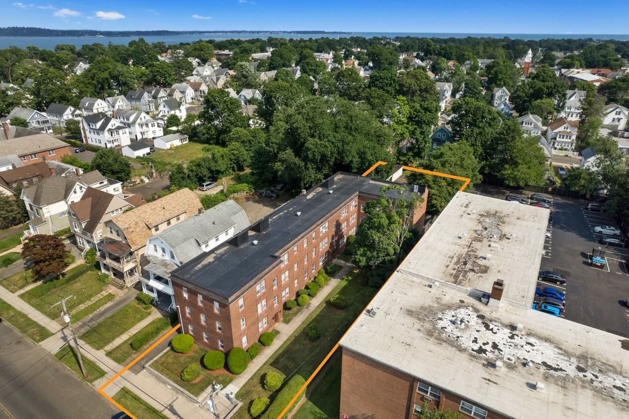 182 Elm - Photo 4 of 9