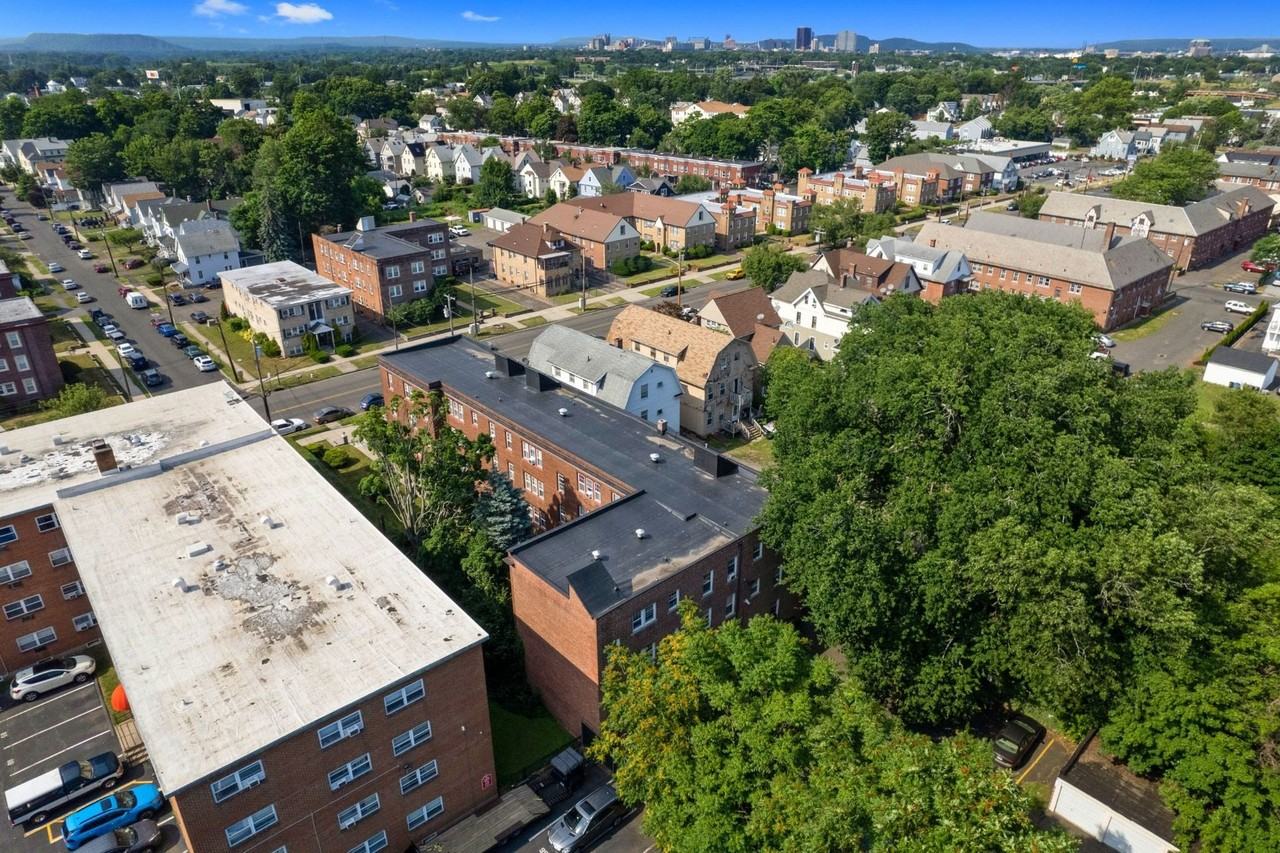 182 Elm - Photo 5 of 9