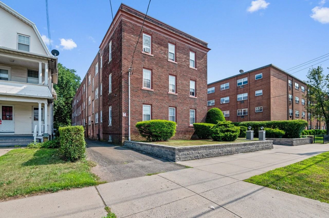 182 Elm - Photo 7 of 9