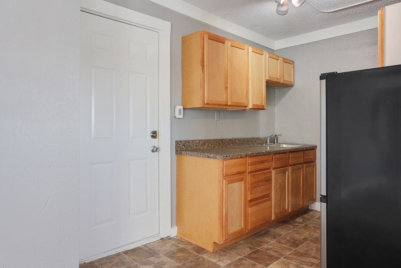 Summit Apartments/Prikili Properties LLC - Photo 2 of 22