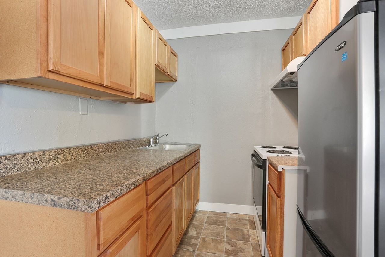 Summit Apartments/Prikili Properties LLC - Photo 6 of 22