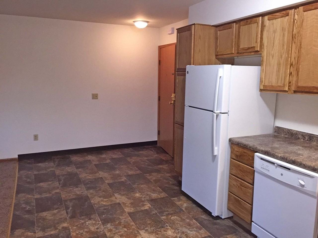 Port Vista Apartments - Photo 5 of 7