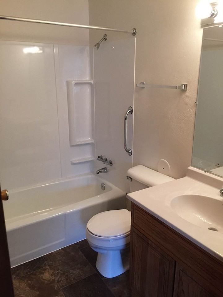 Port Vista Apartments - Photo 7 of 7