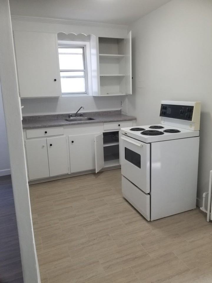 494 Mortimer Avenue #304 - Photo 3 of 5