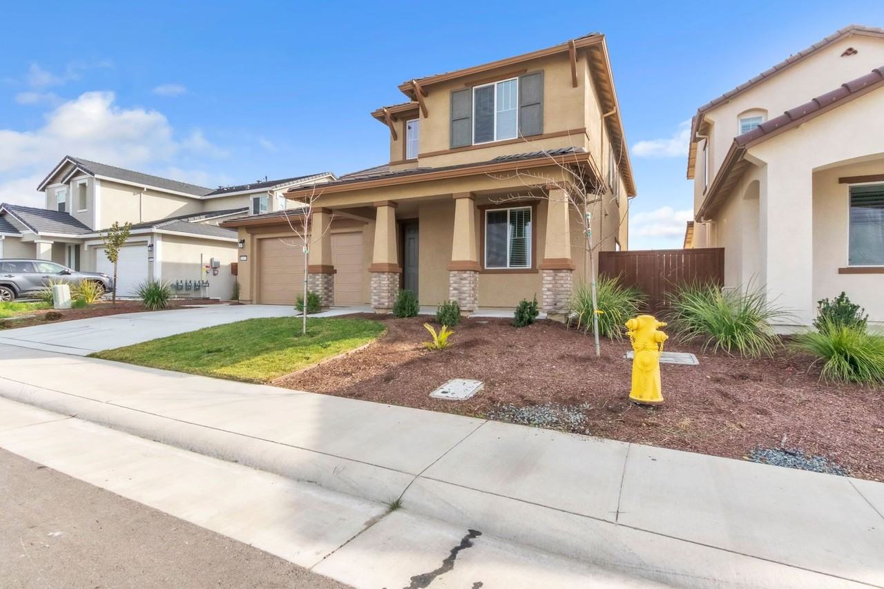 8009 Roundhouse Loop - Photo 2 of 36