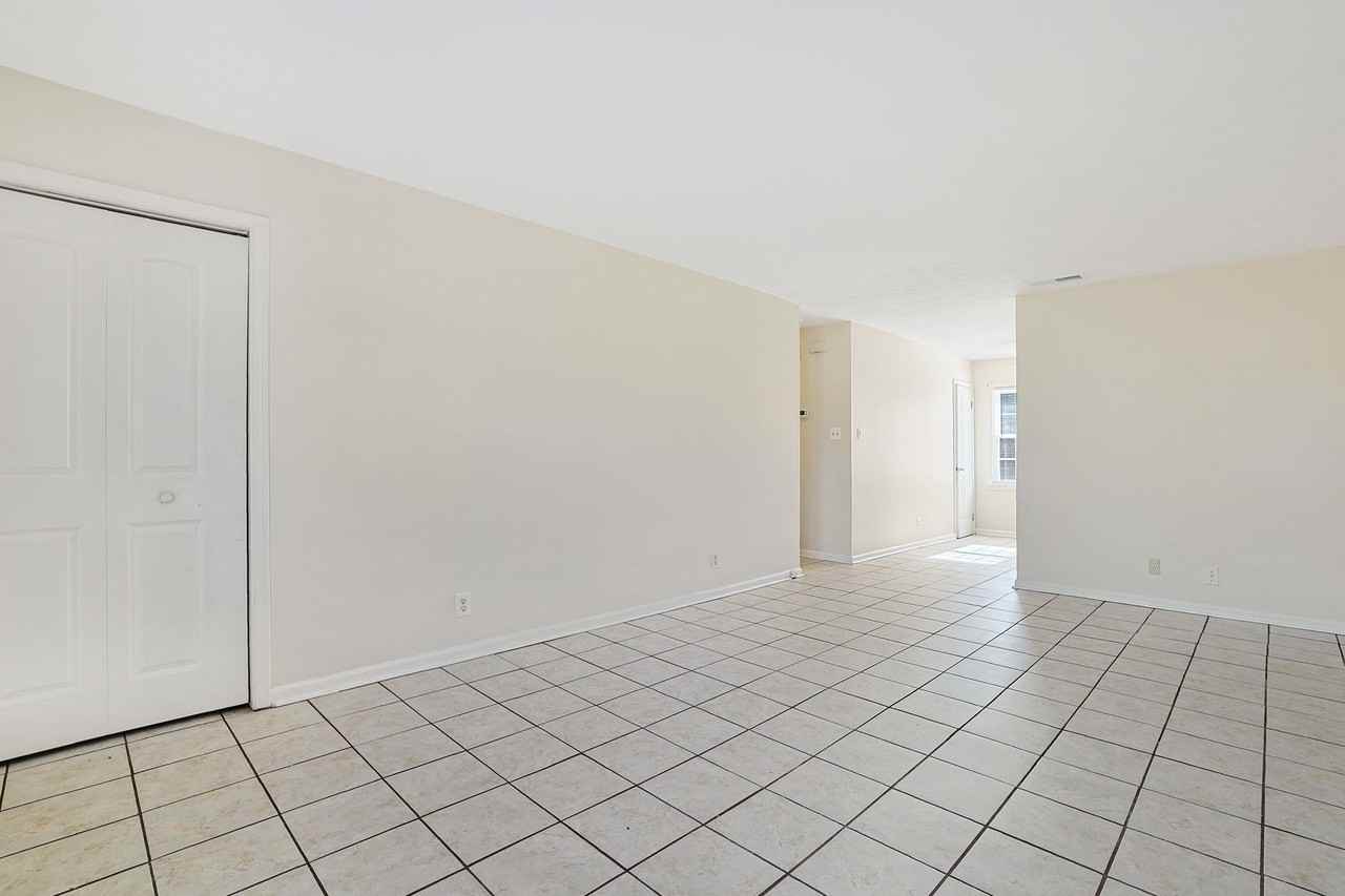 4051 Shipyard Walk - Photo 2 of 12