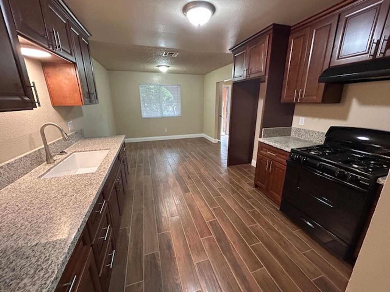 1520 N Giddings St - Photo 5 of 10