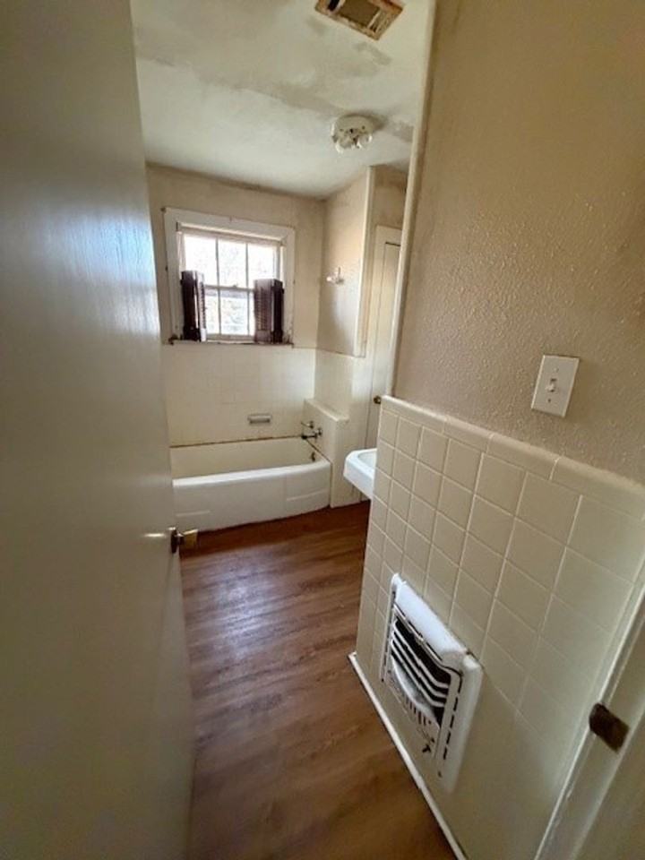 312 N 37th St - Photo 4 of 15