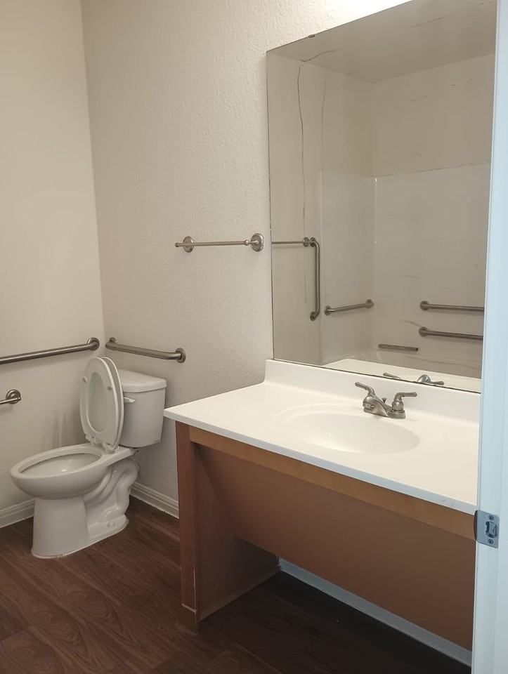 995 Ewing St - Photo 6 of 12