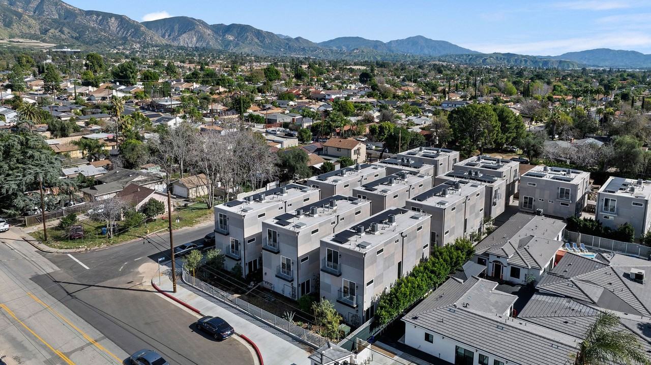 13615 N. Fellows Ave. - Photo 3 of 38