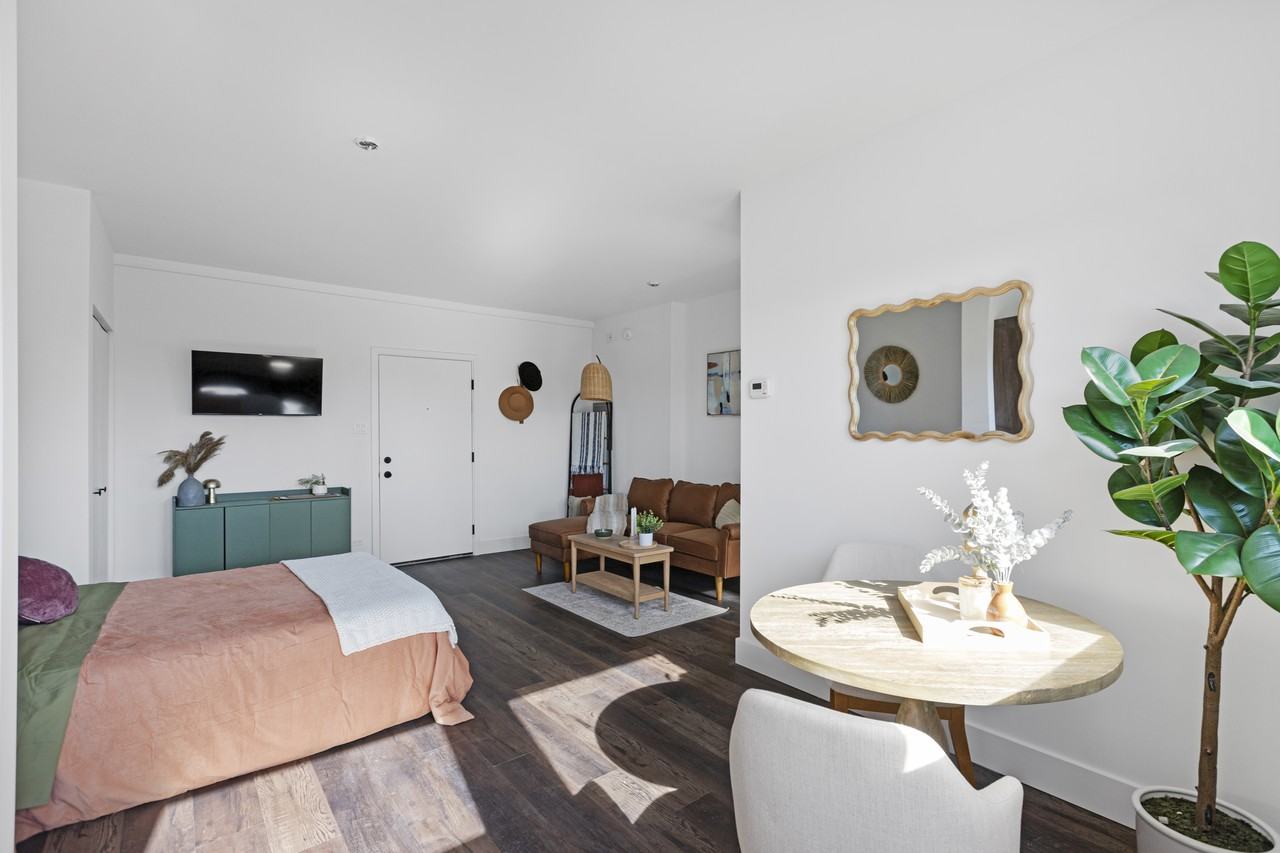 1553 West Hollywood Avenue #314 - Photo 3 of 4