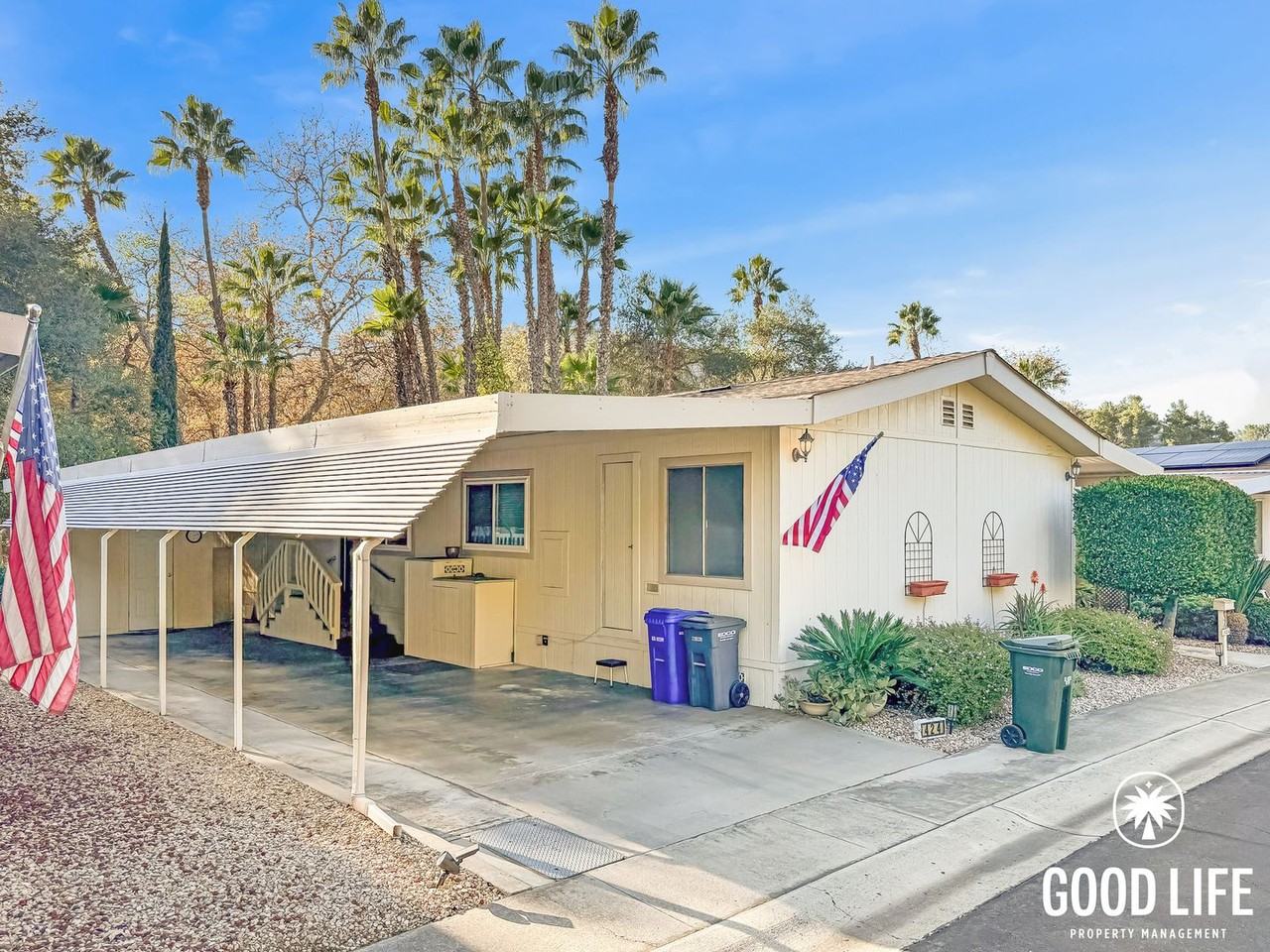 8975 Lawrence Welk Dr #424