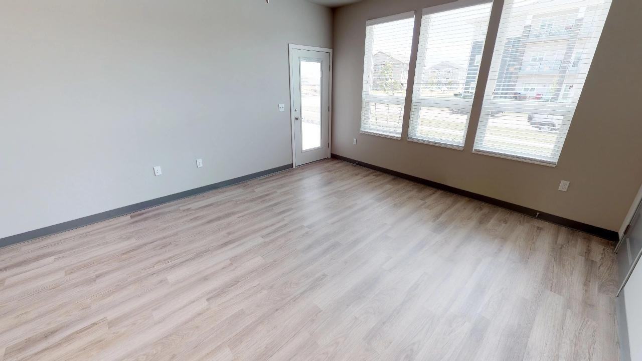 3315 Aurora - Photo 2 of 26