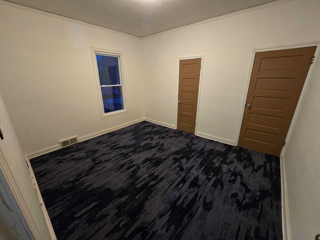 RENT SUX - 1501 MCDONALD ST - Photo 2 of 16