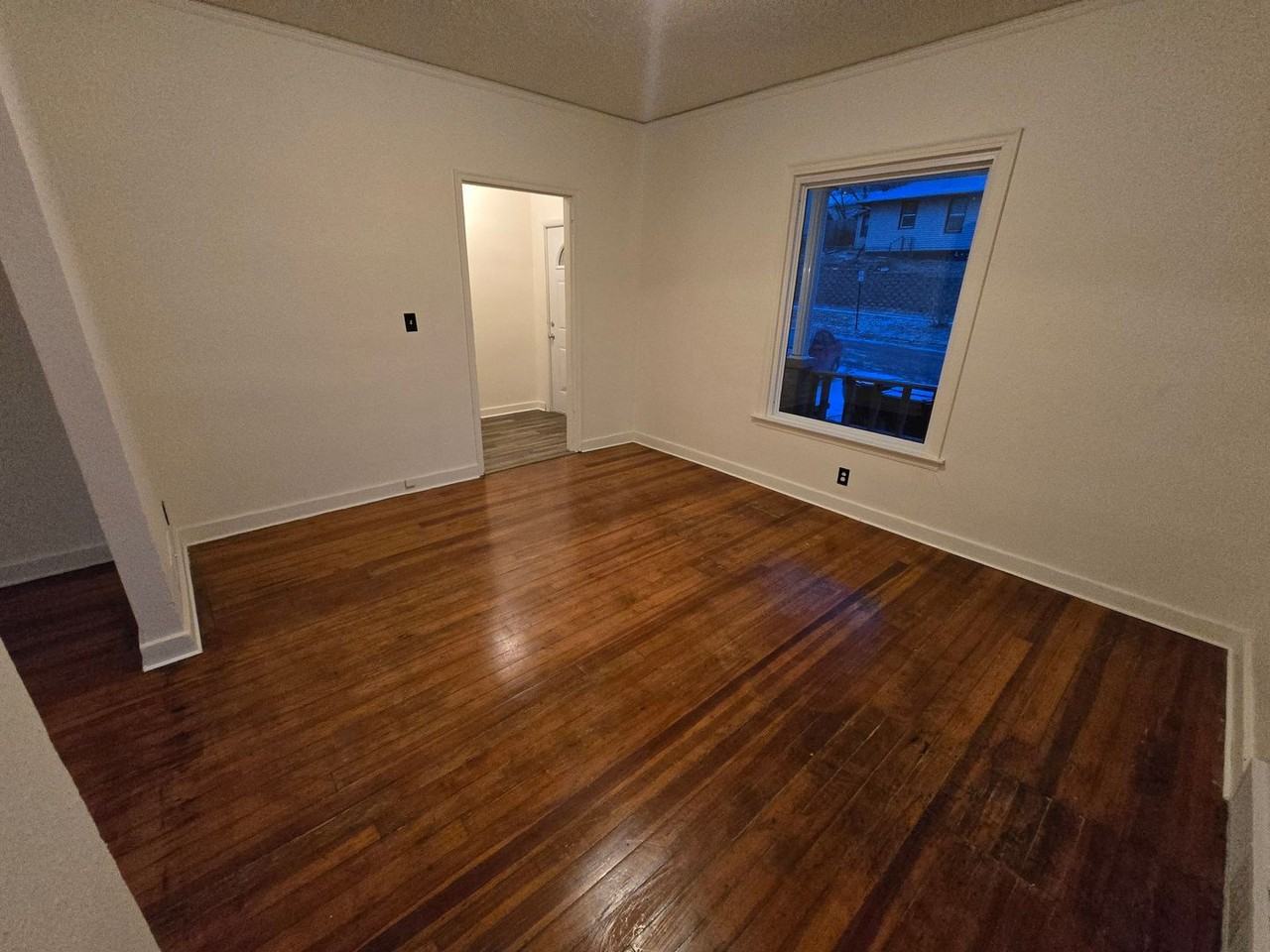 RENT SUX - 1501 MCDONALD ST - Photo 3 of 16