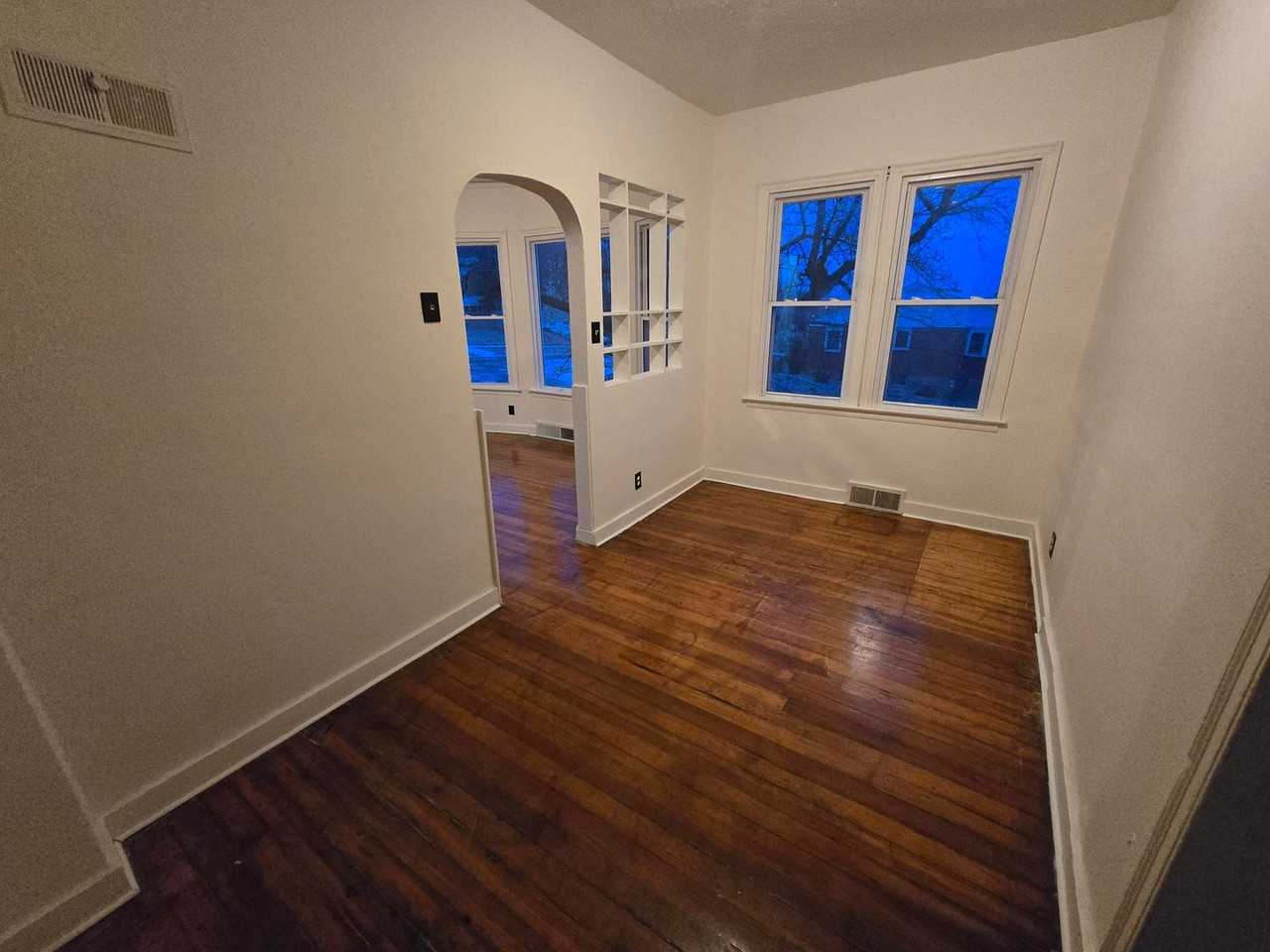 RENT SUX - 1501 MCDONALD ST - Photo 5 of 16