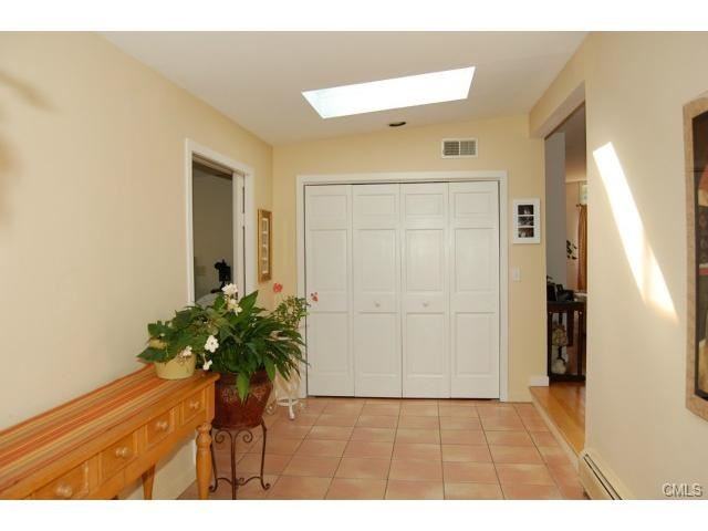 9 Langner Ln - Photo 3 of 15