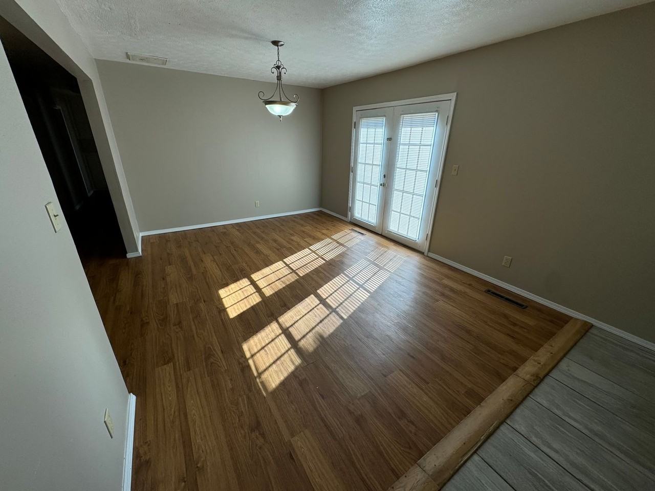 1232 E Cambridge St - Photo 4 of 19