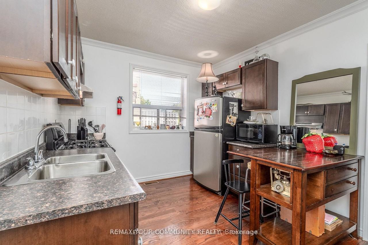 149 Dovercourt Road - Photo 3 of 24