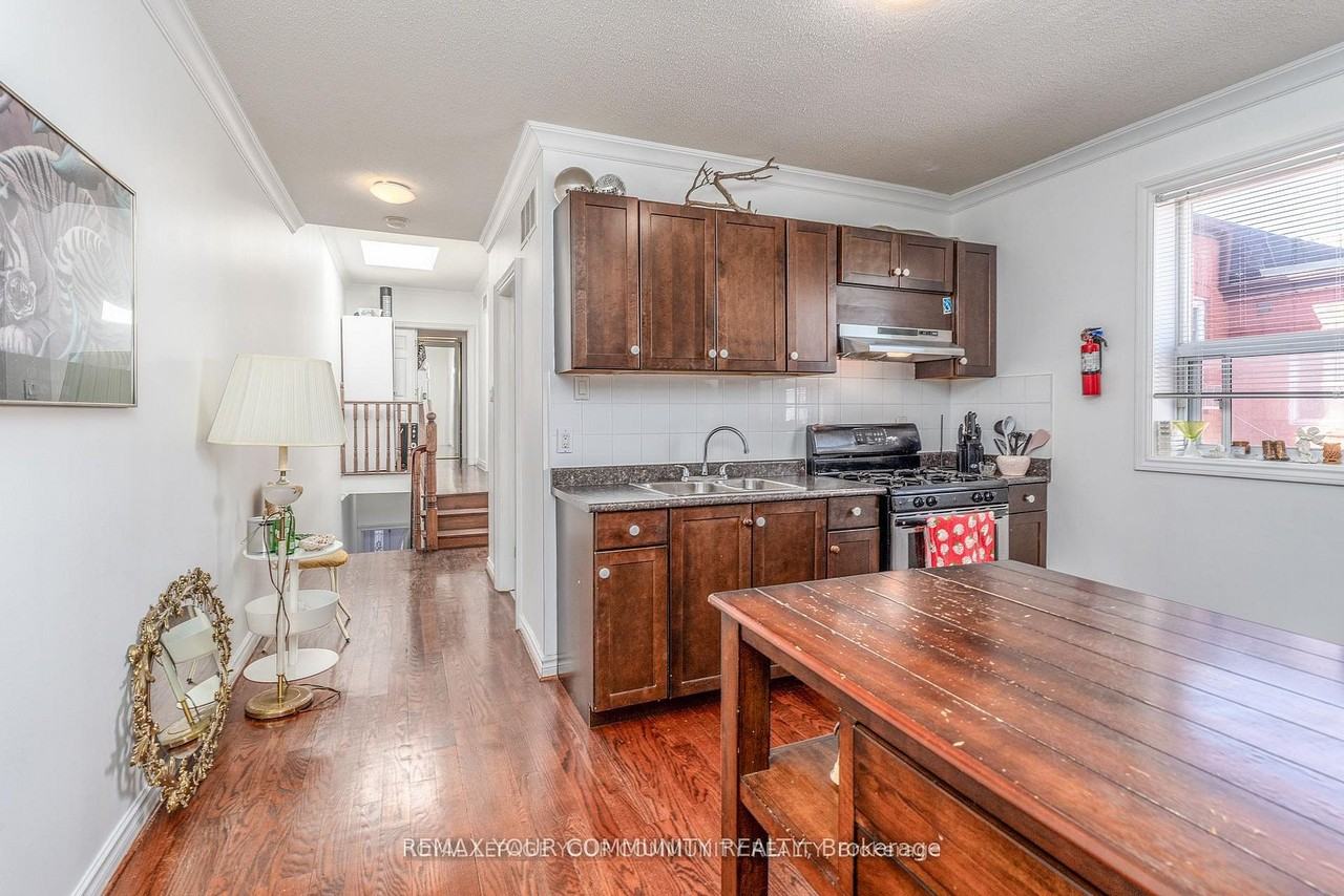 149 Dovercourt Road - Photo 4 of 24