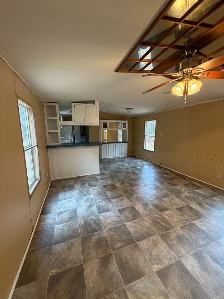 624 Lance Ln - Photo 3 of 10