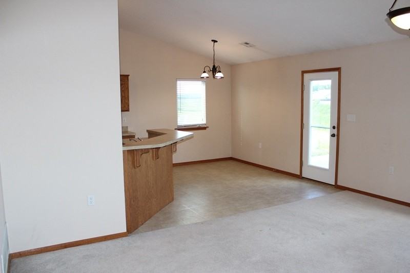 2716 Brookville Dr - Photo 7 of 36