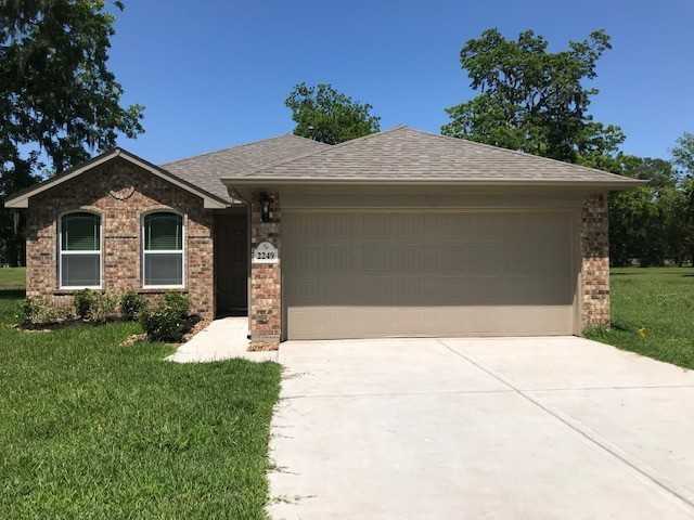 2249 Ridgewood Dr - Photo 2 of 15