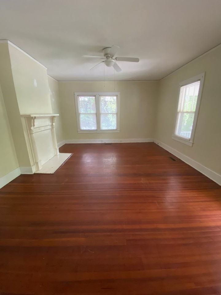 106 N Race St - Photo 4 of 13