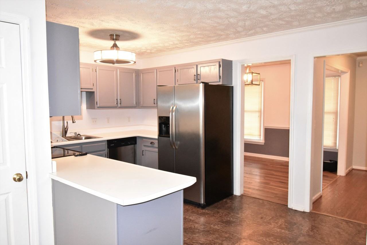 6405 Rolling Meadows Ln - Photo 5 of 22