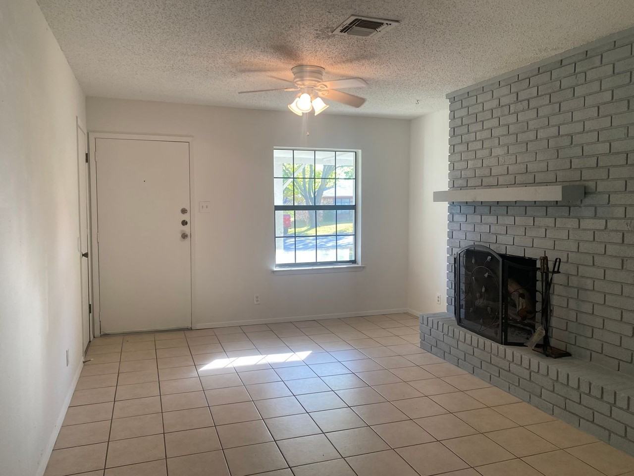 2414 Bunker Hill Dr #B - Photo 2 of 15