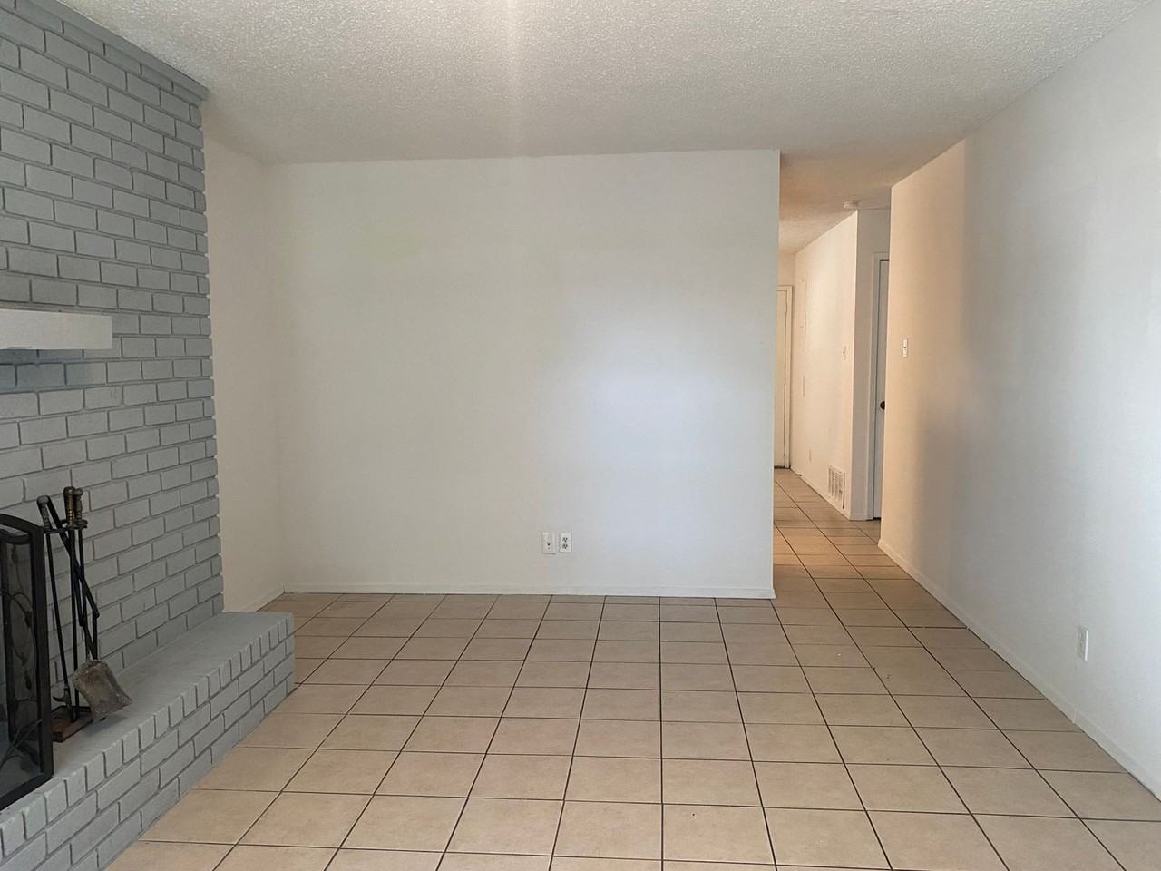 2414 Bunker Hill Dr #B - Photo 3 of 15