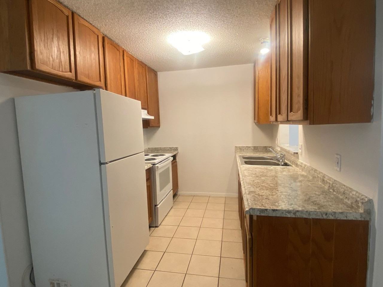 2414 Bunker Hill Dr #B - Photo 4 of 15