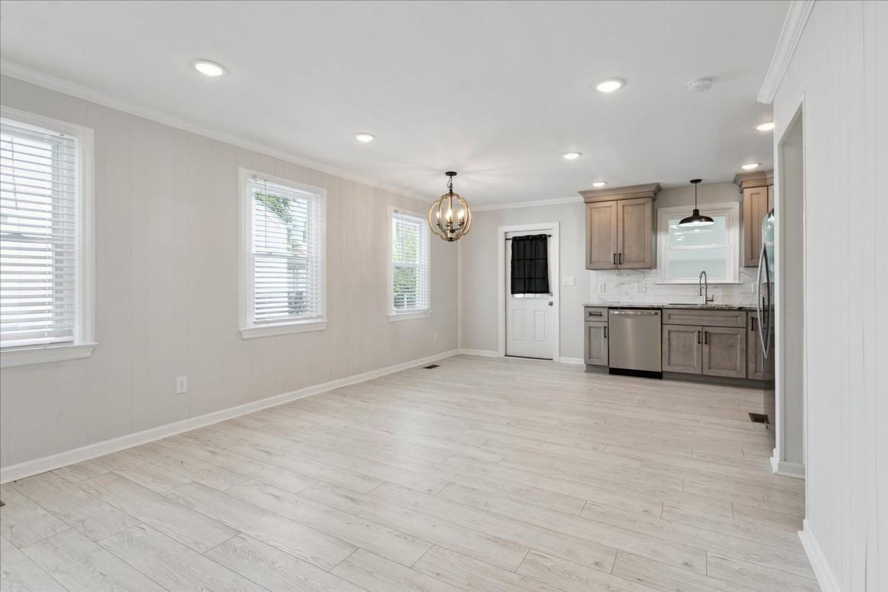 704 Homestead Ave - Photo 5 of 25