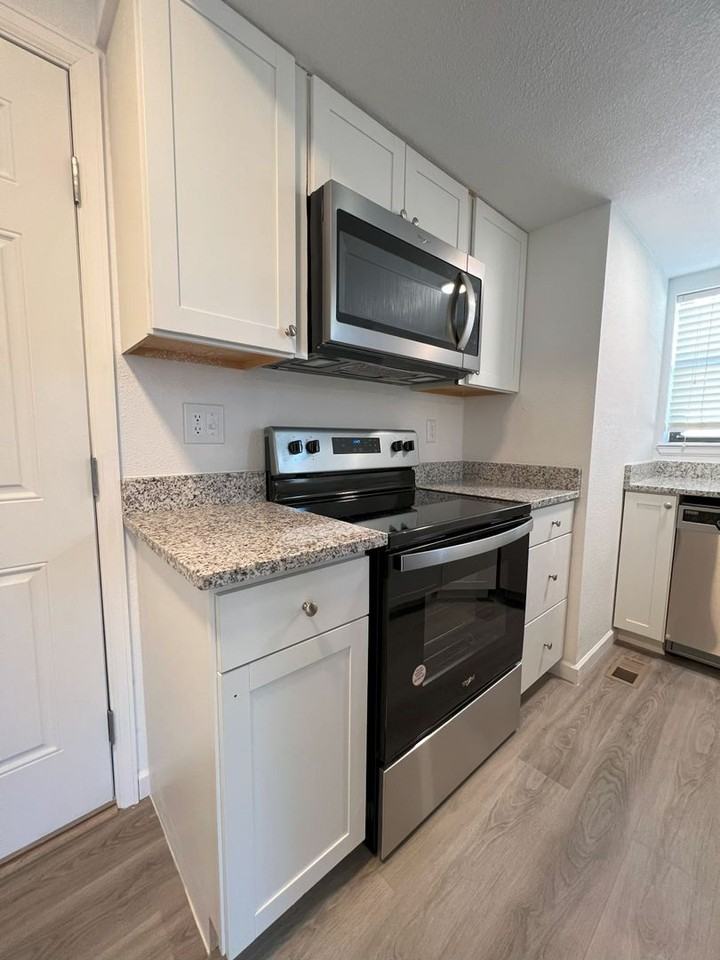 304 S Taft Ct #79 - Photo 7 of 17