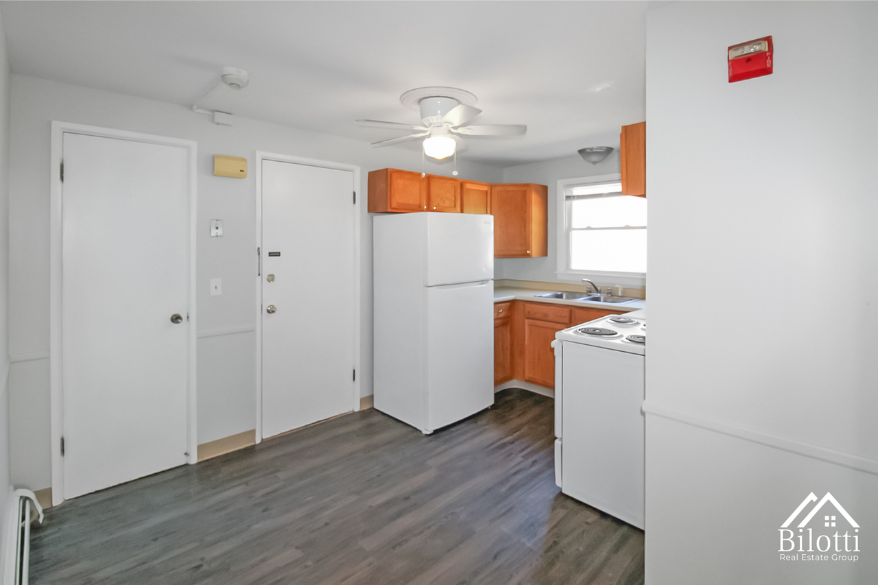 10 Beechwood Ave - Photo 2 of 11