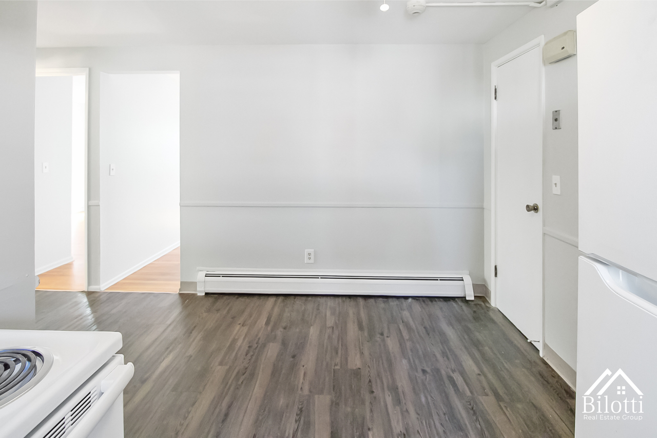 10 Beechwood Ave - Photo 3 of 11