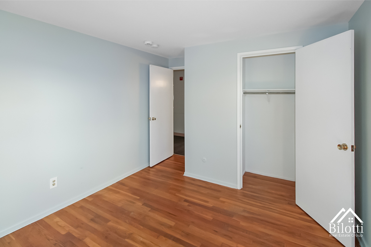 10 Beechwood Ave - Photo 7 of 11