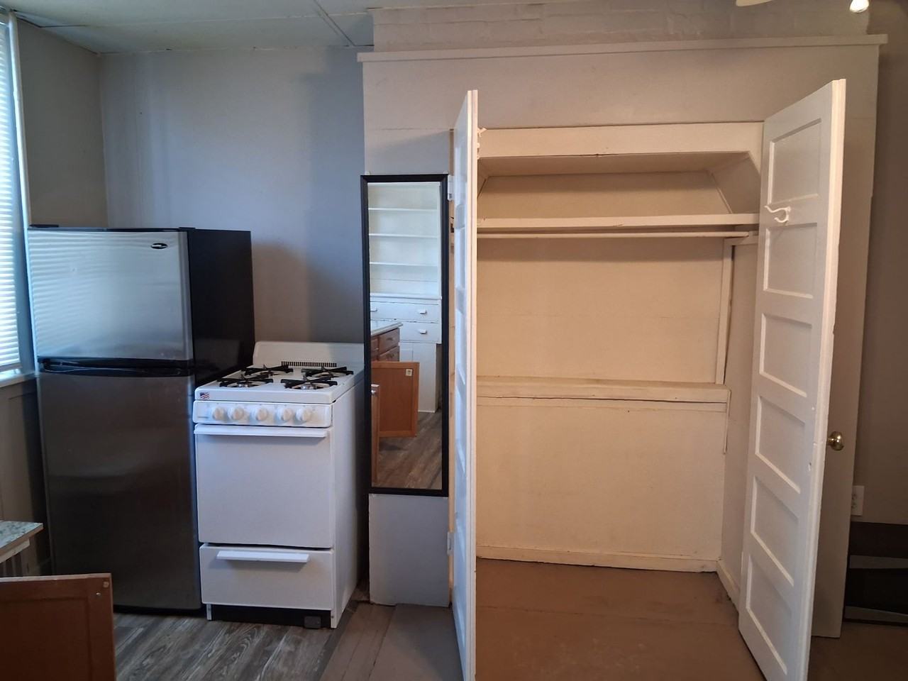 640 Jefferson Ave Apt 1c #1C - Photo 3 of 8