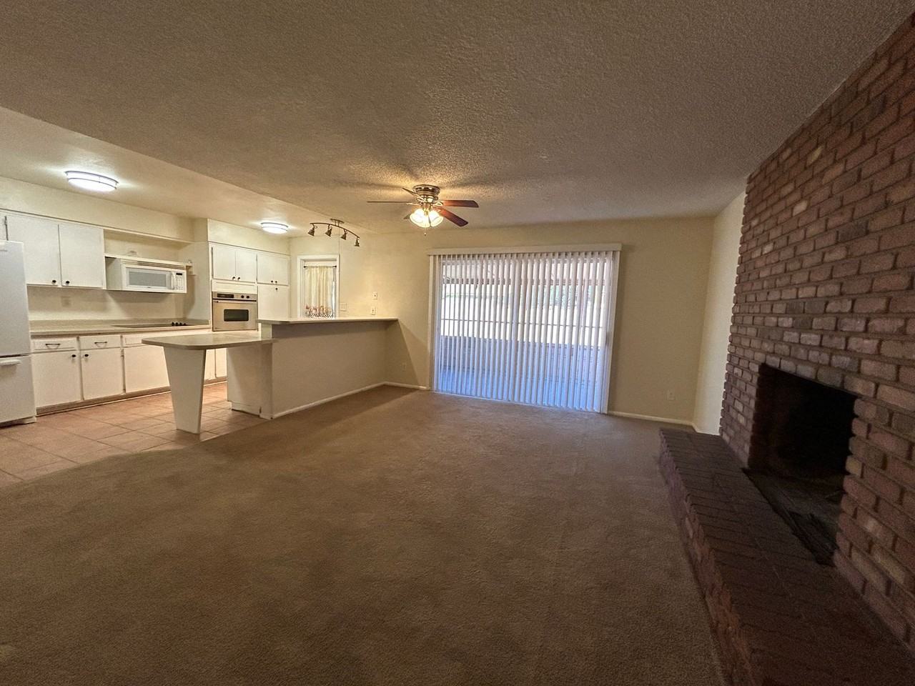 1932 E Loyola Dr - Photo 2 of 23