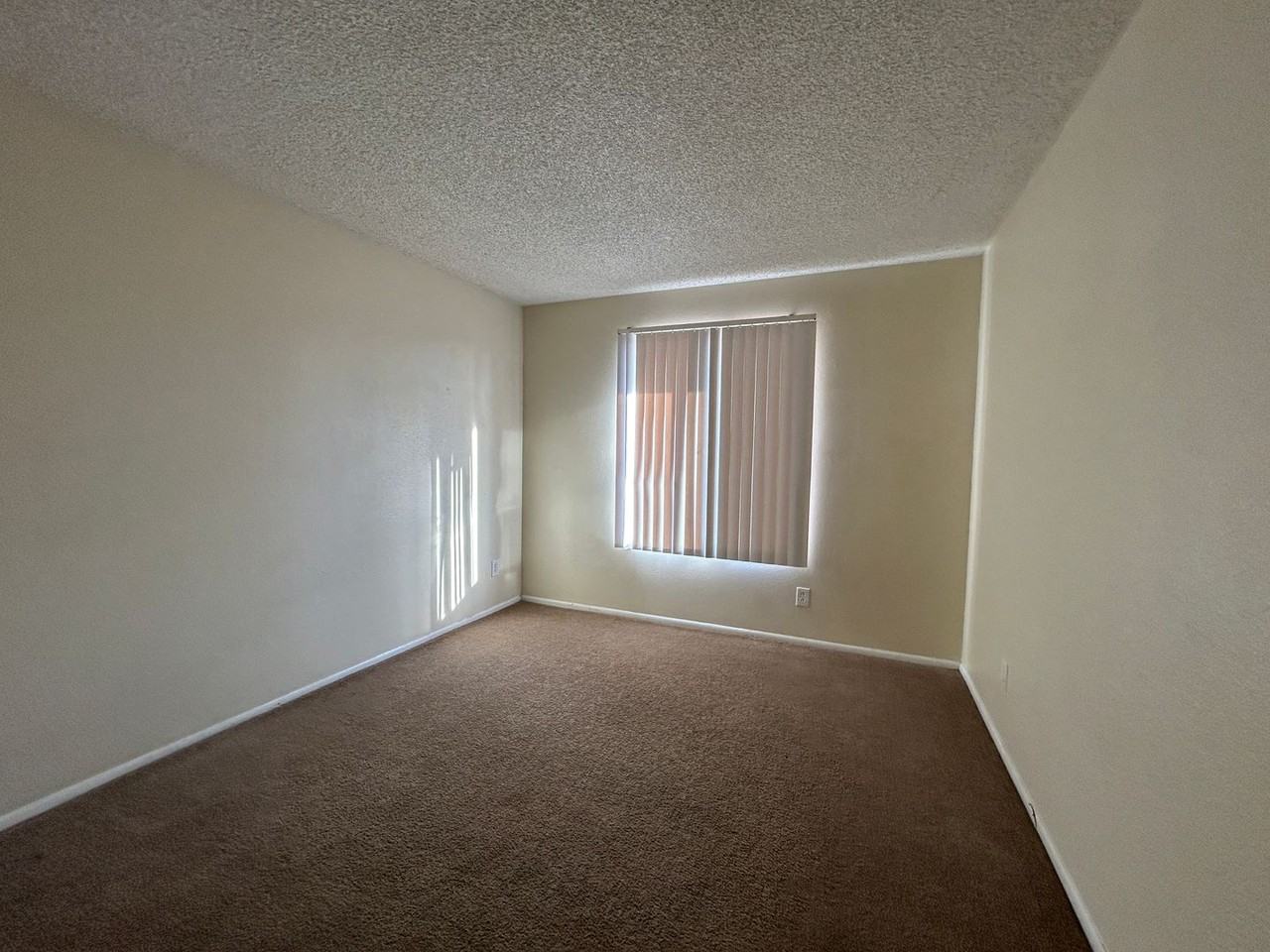 1932 E Loyola Dr - Photo 6 of 23