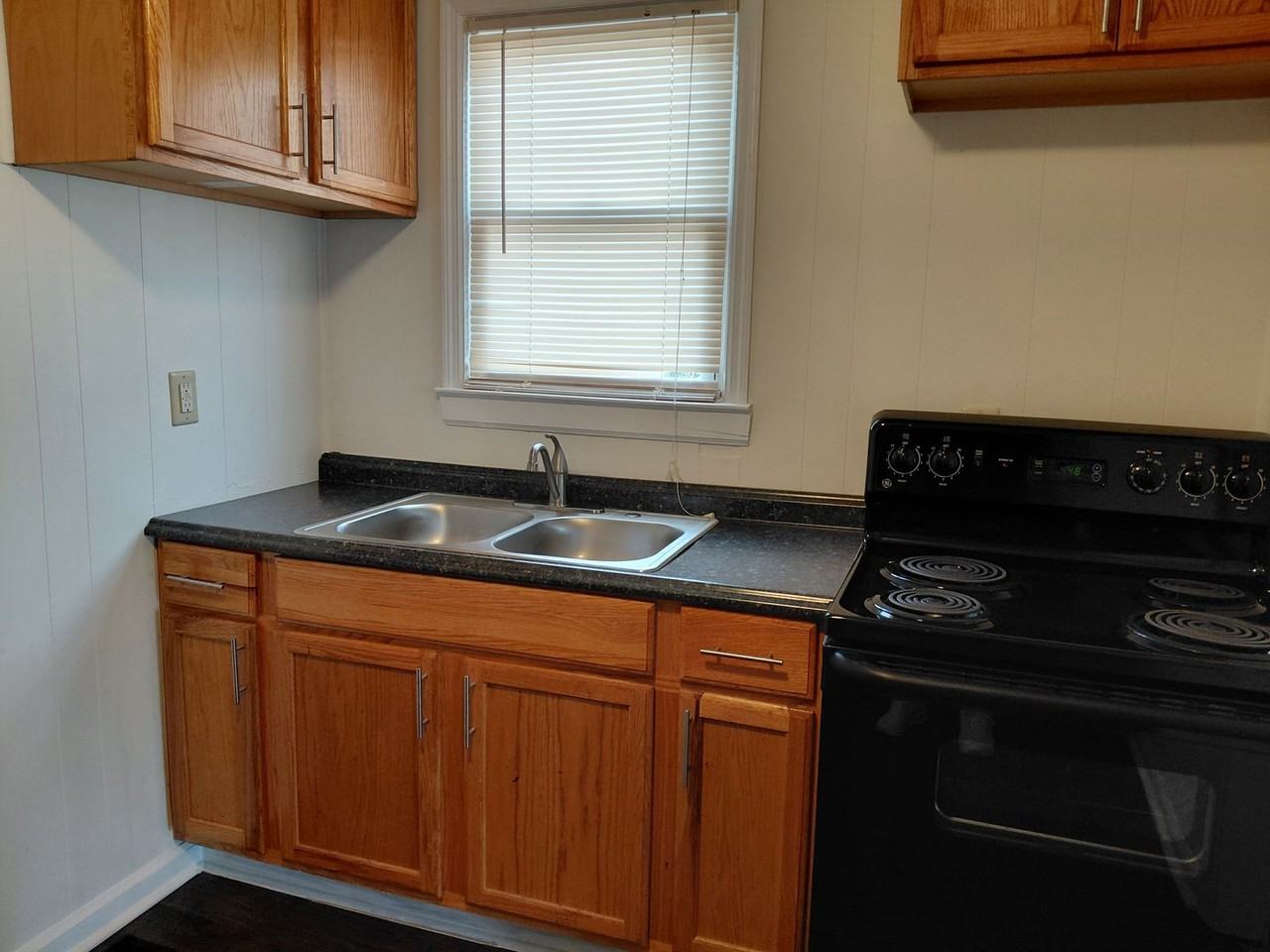 2945 Jefferson St - Photo 5 of 8