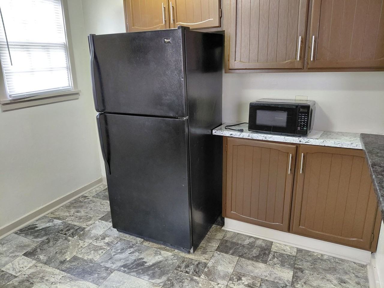 2951 Jefferson St - Photo 4 of 8