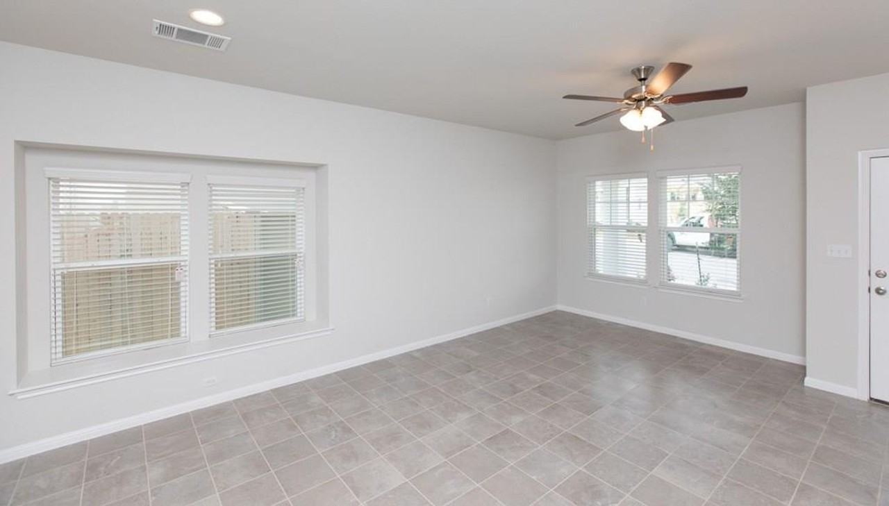 18016 Lungo St - Photo 3 of 23