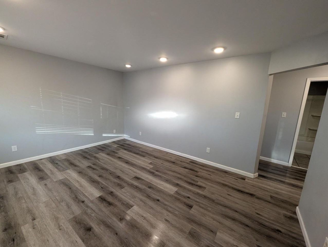 9870 Dennis Dr - Photo 3 of 14