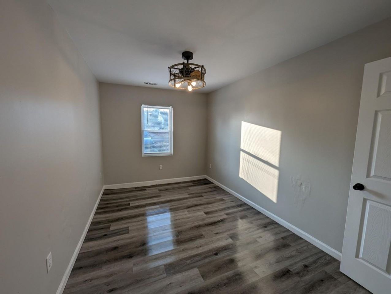 9870 Dennis Dr - Photo 7 of 14